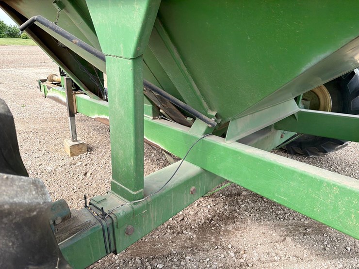 ficklin-cr9600-grain-cart-image-21