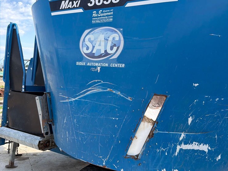 sac-3655-maxi-mixer-feeder-wagon-image-22