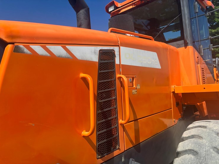 2013-doosan-dl250tc-image-20