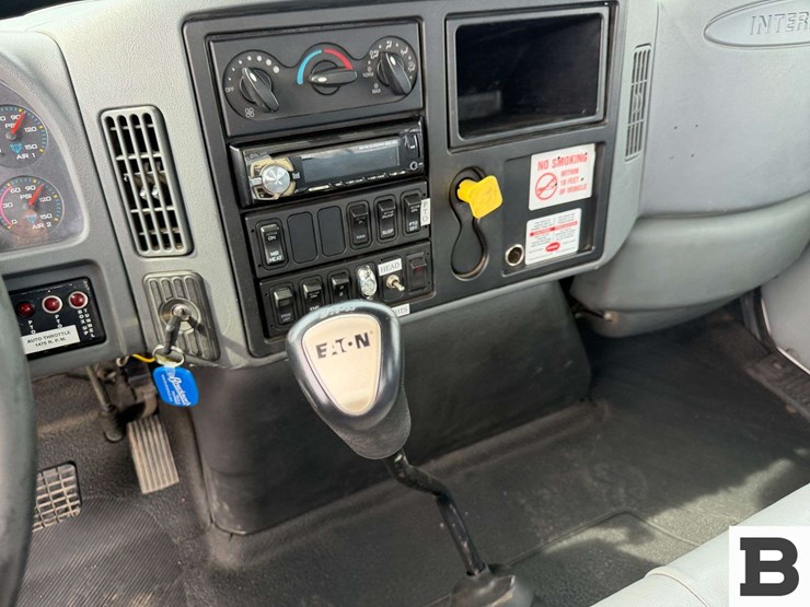 2006-international-durastar-4300-image-51
