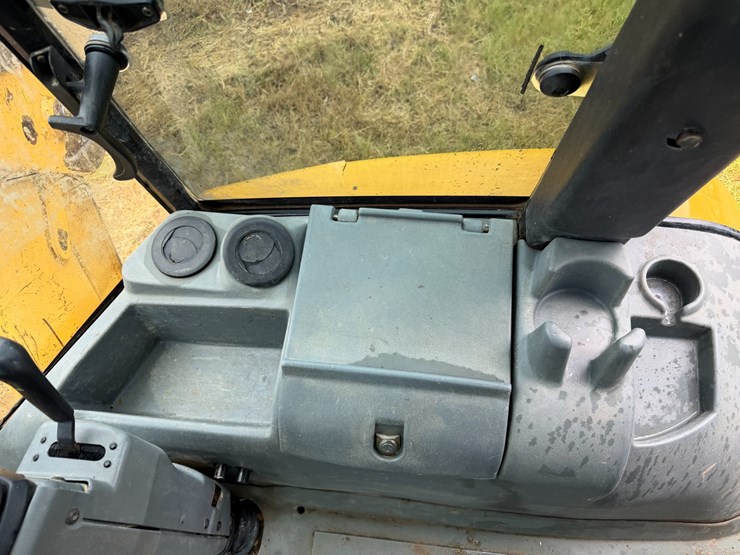 2006-caterpillar-420d-image-85