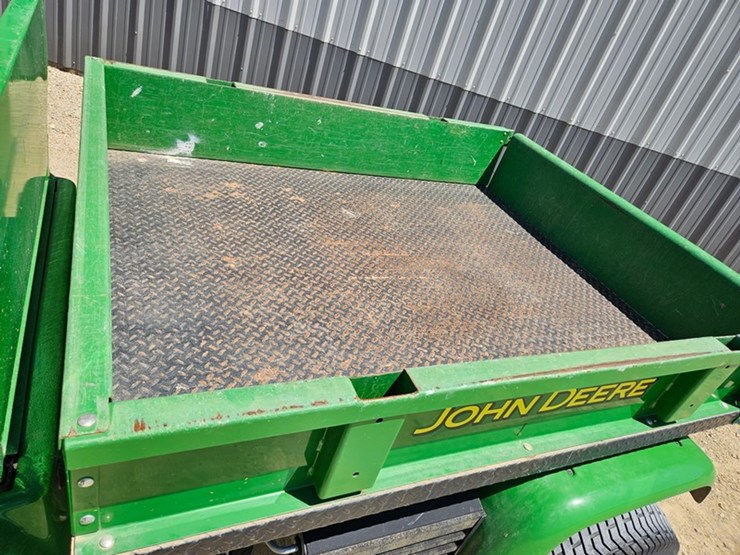 2016-john-deere-gator-image-22