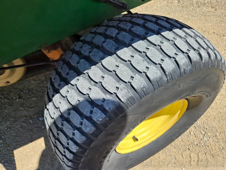 2016-john-deere-gator-image-14