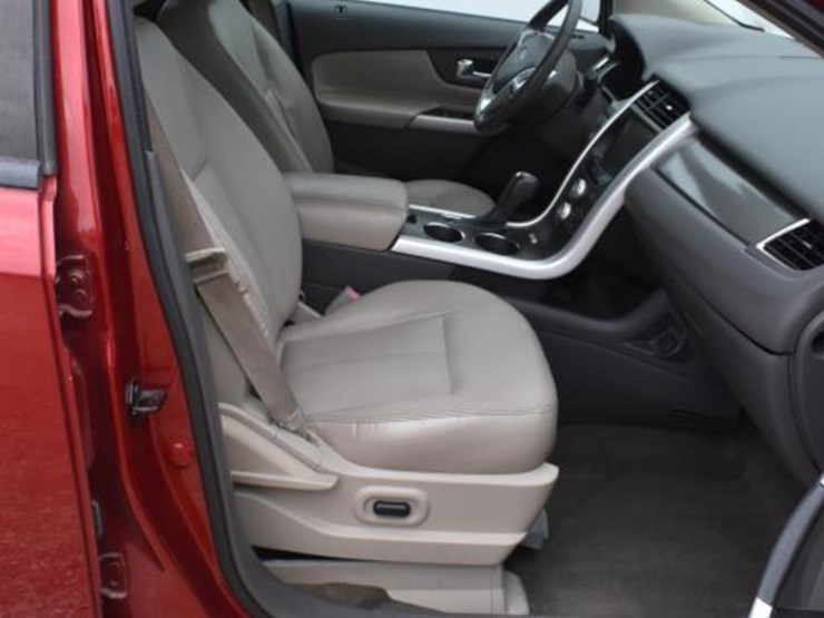 2013-ford-edge-image-8