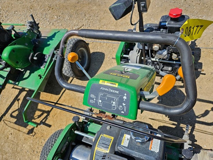 john-deere-180-image-16