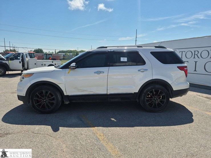 2011-ford-explorer-image-8