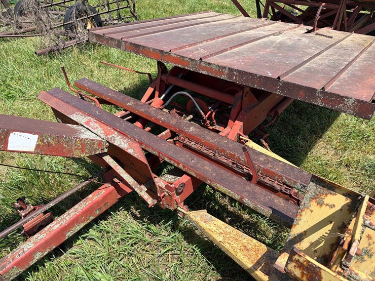 new-holland-1030-image-14