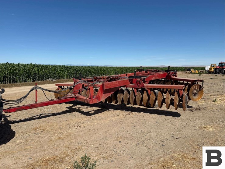 case-ih-770-image-36