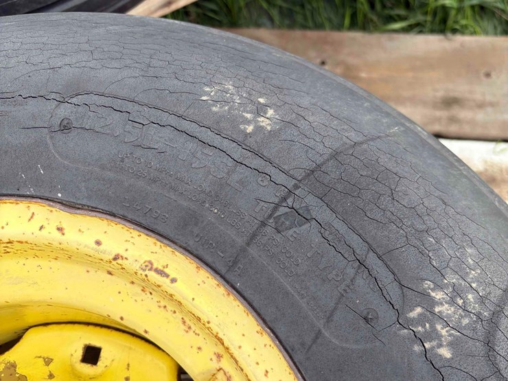 12.5l-15sl-rim-&-tire-image-4