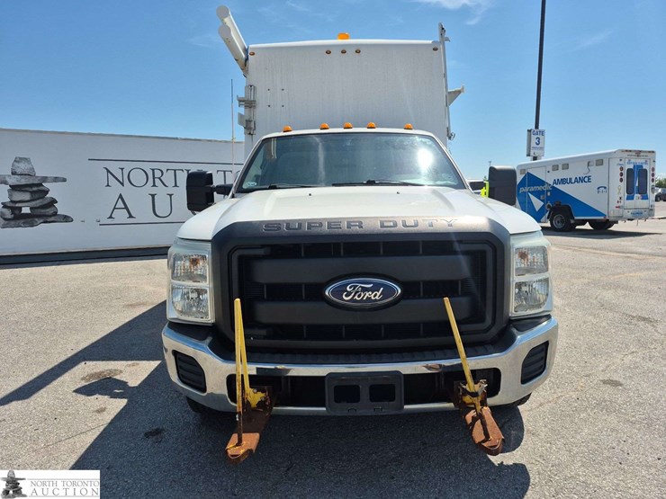 2011-ford-f350-image-2