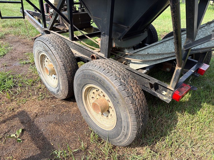 homemade-2-tote-seed-tender-image-15