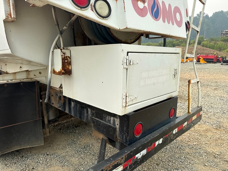 2004-international-durastar-4300-image-31