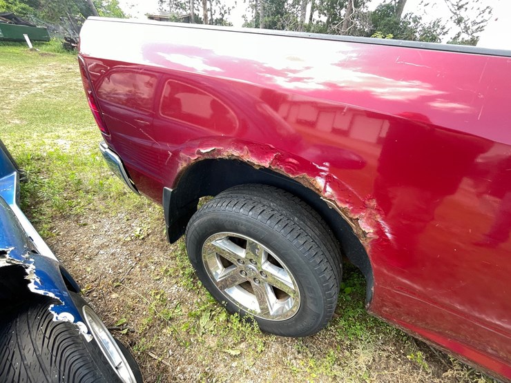 2011-dodge-1500-image-28