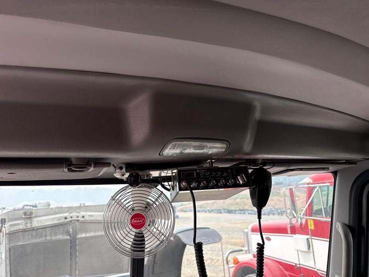 2007-peterbilt-379-image-62