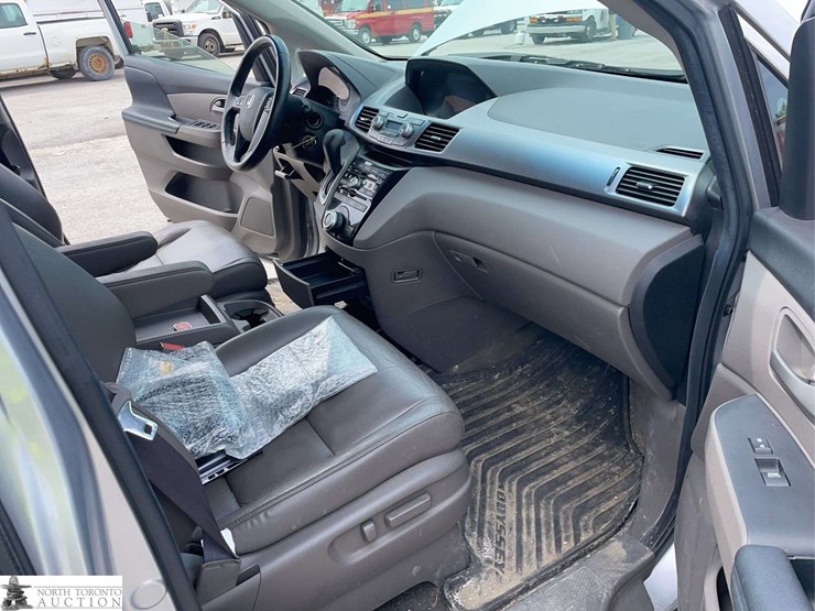 2011-honda-odyssey-image-18