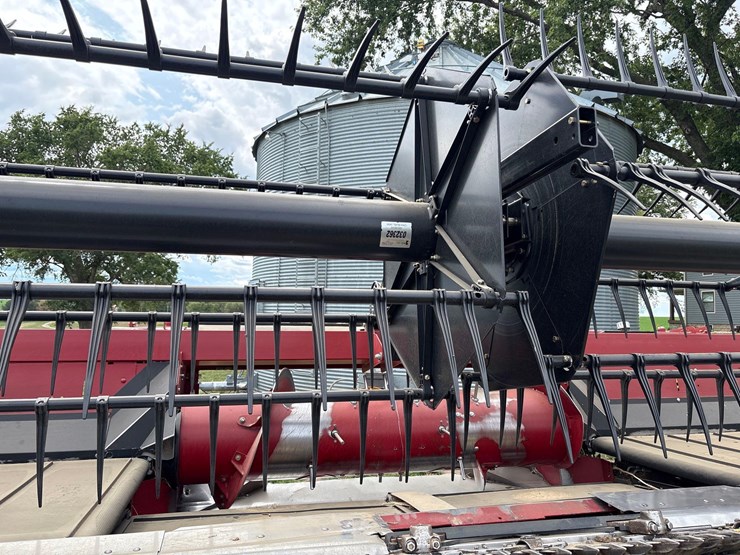 2018-case-ih-3162-image-30