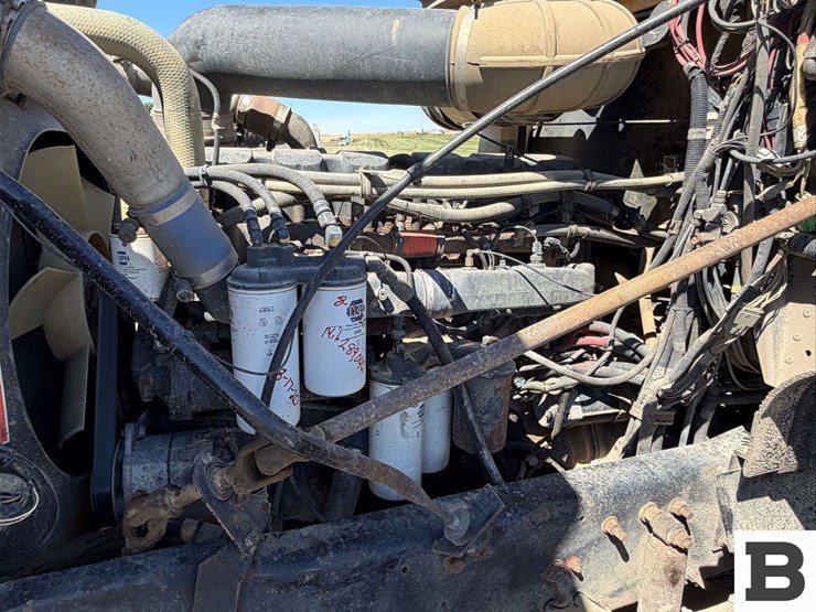 2001-mack-cl713-image-43