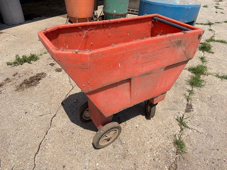 highcroft-feed-cart-image-1