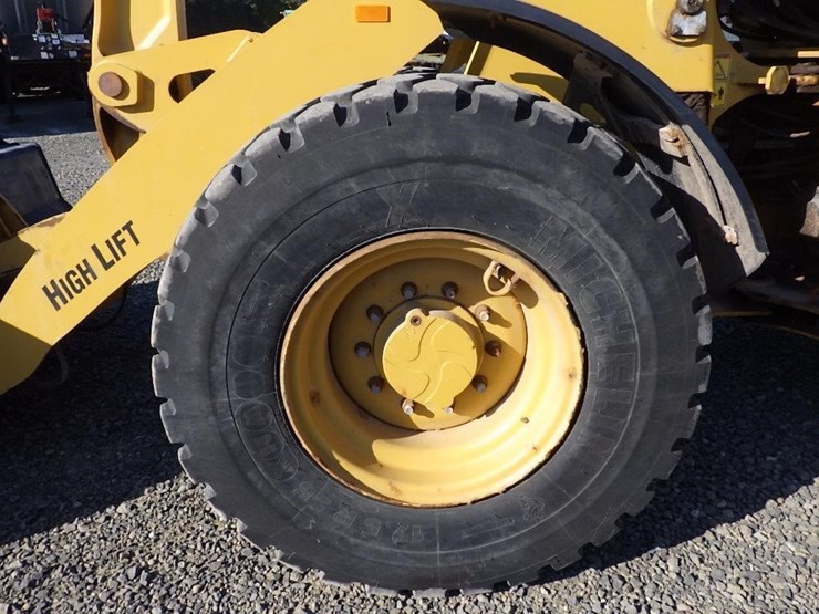 2017-caterpillar-910m-image-10