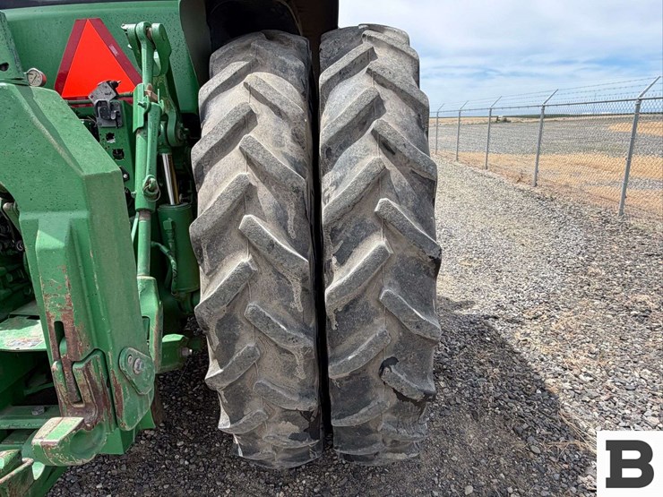 2014-john-deere-8345r-image-28