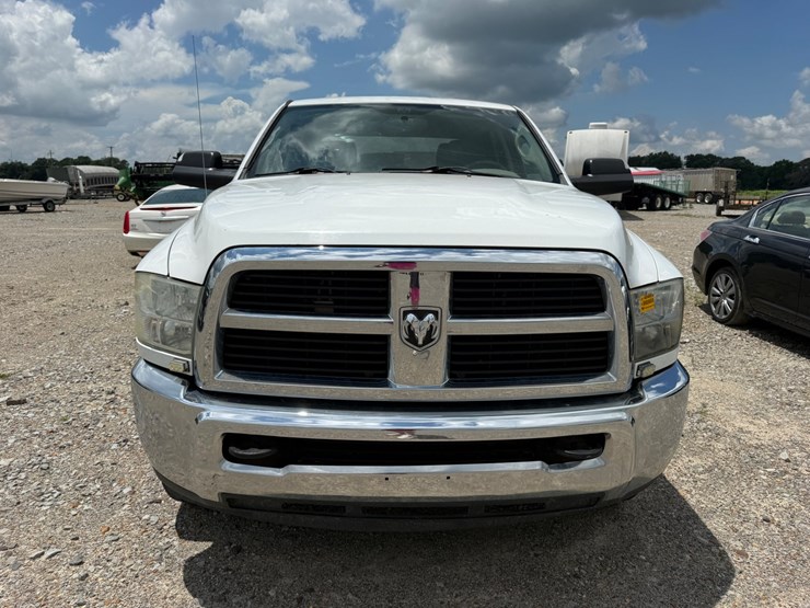 2012-dodge-ram-2500-image-2