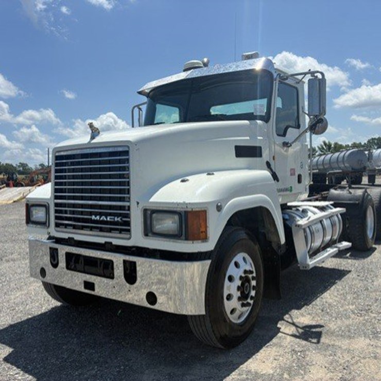 2014 MACK CHU613 DAYCAB TRUCK