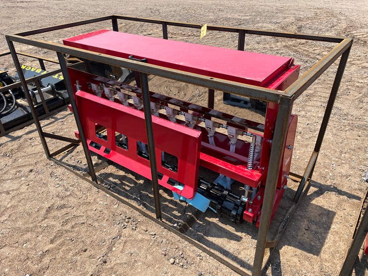 #18392-•-unused-2026-agt-skid-steer-seeder-attachment-(princeton,-mn)-image-2