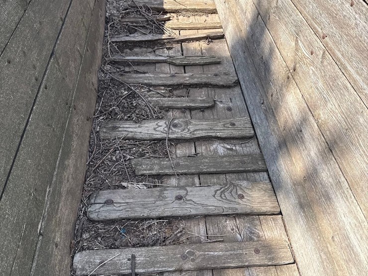 30-inch-x-11ft-portable-wooden-loading-chute-image-2
