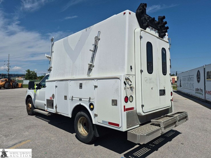2011-ford-f350-image-7