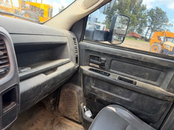 2014-dodge-3500-image-63