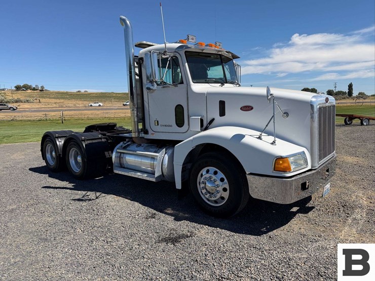 2001-peterbilt-377-image-8