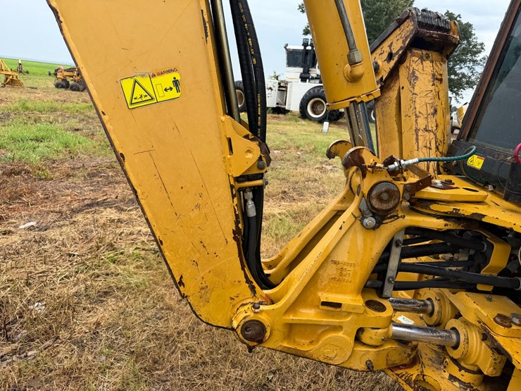 2006-caterpillar-420d-image-21
