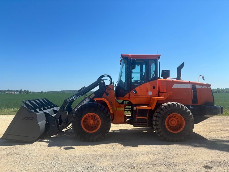 2013-doosan-dl250tc-image-2