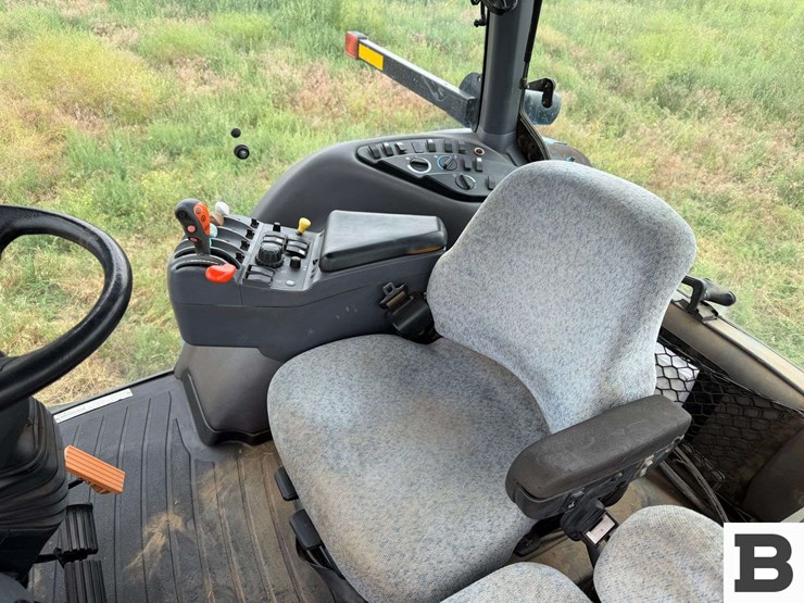 2007-new-holland-tg305-image-87