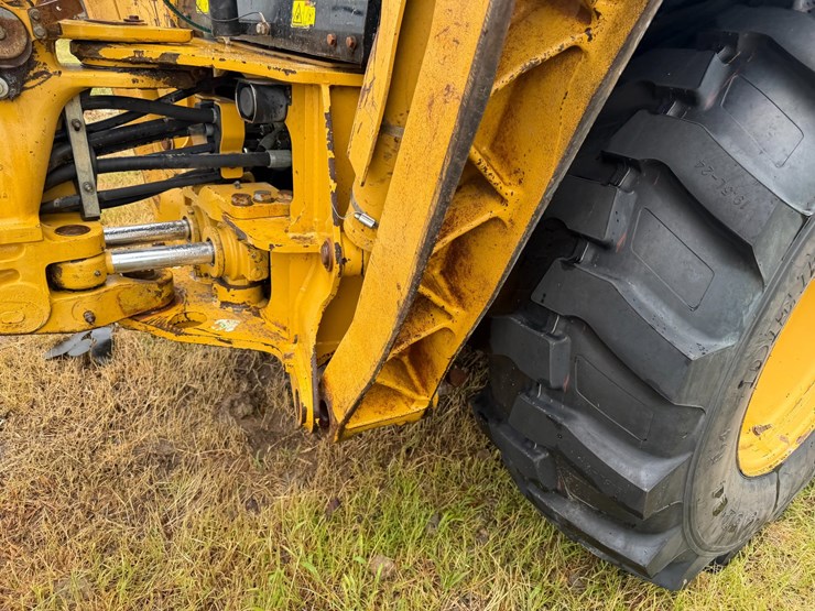 2006-caterpillar-420d-image-17
