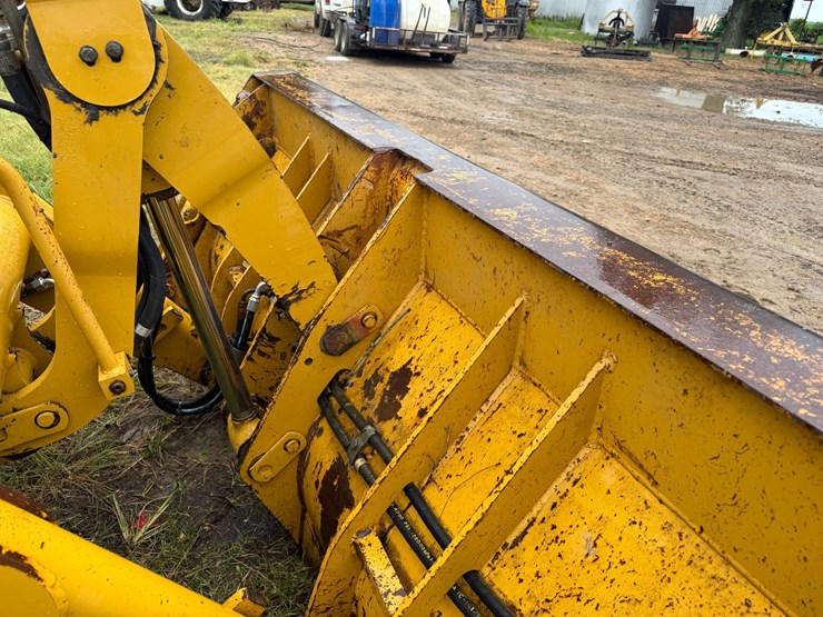 2006-caterpillar-420d-image-63