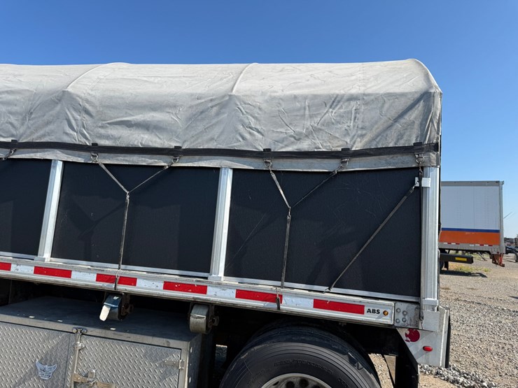 2016-fontaine-flat-bed-trailer-image-46