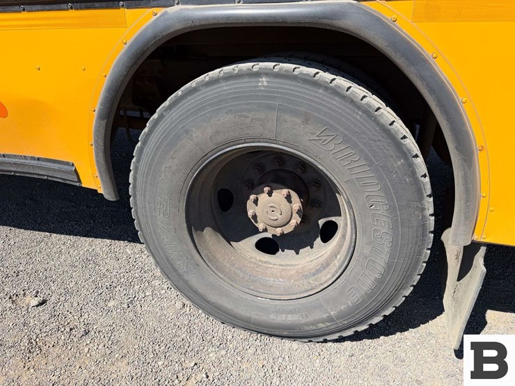 2011-blue-bird-bb-conventional-school-bus-image-16