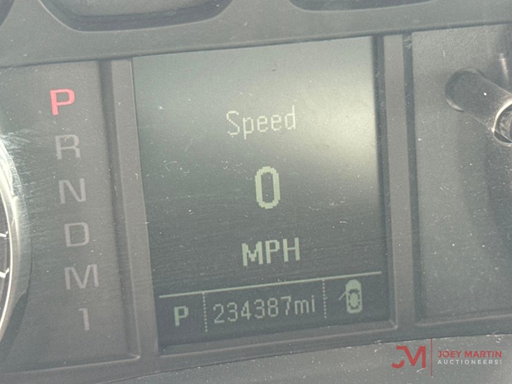 2016-chevrolet-3500hd-image-16