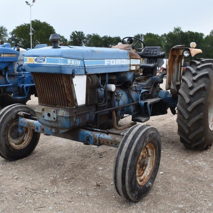 FORD 5610