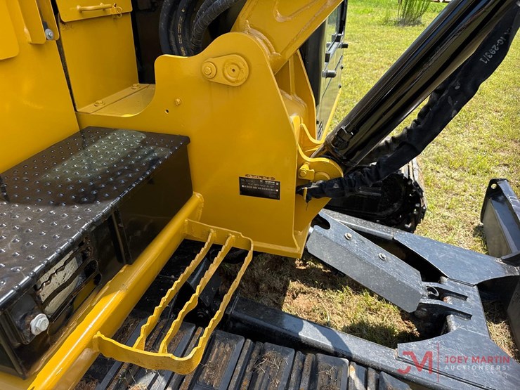 caterpillar-305.5e2-image-10
