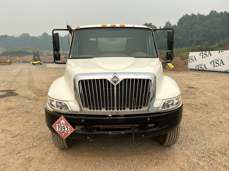 2004-international-durastar-4300-image-8