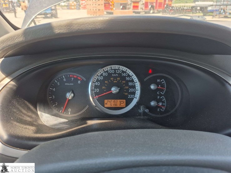 2007-nissan-quest-image-12