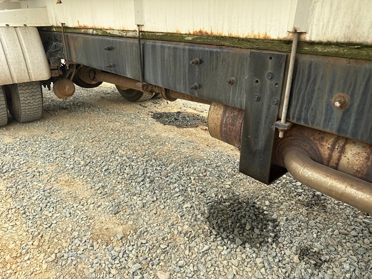2004-international-durastar-4300-image-55