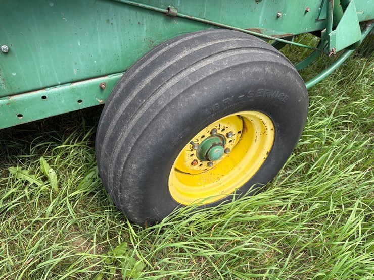john-deere-327-image-12