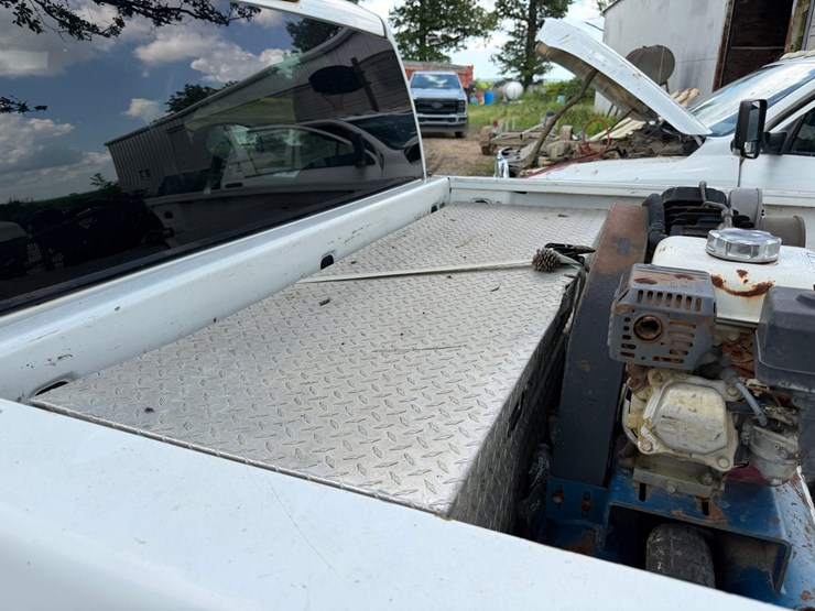 2010-chevrolet-silverado-2500-image-19