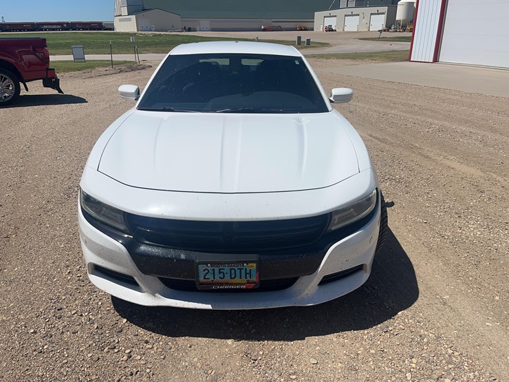 2016-dodge-charger-awd-police-passenger-car-image-2