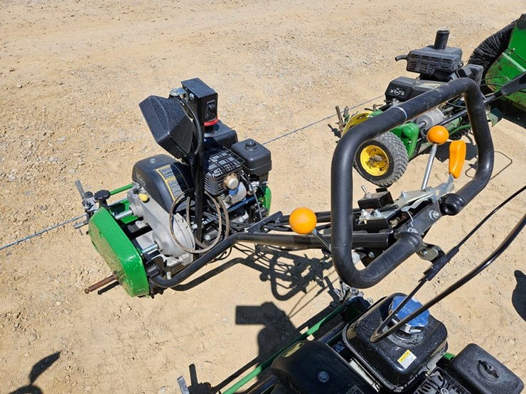 john-deere-180-image-3
