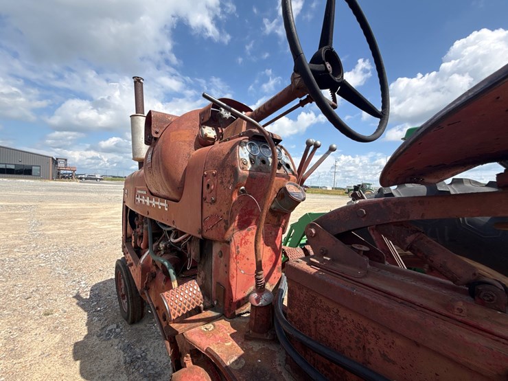 #45331-•-mccormick-farmall-450-tractor-933-inv#-45331-image-25