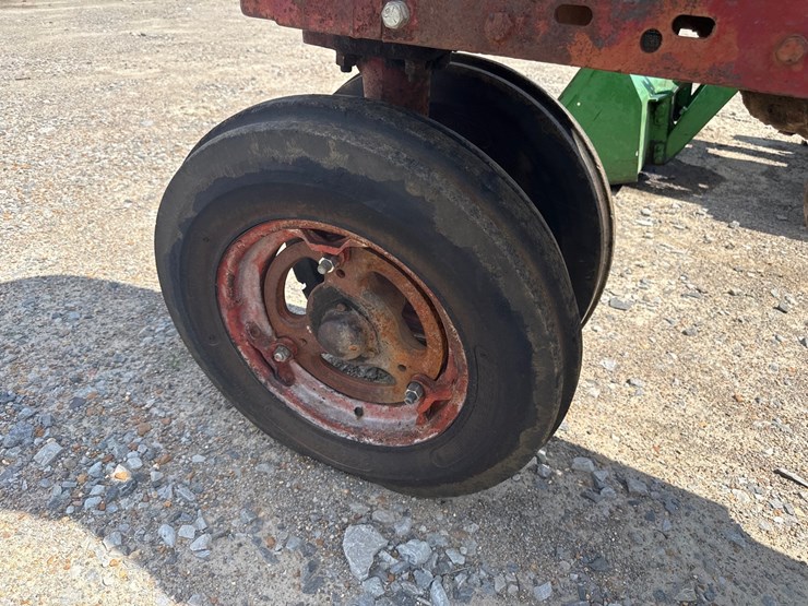 #45331-•-mccormick-farmall-450-tractor-933-inv#-45331-image-15